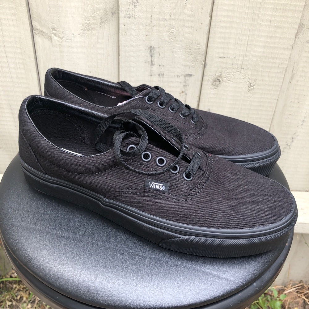 Vans Era Classic Skate Shoes Men’s 8.5/Women’s 10.